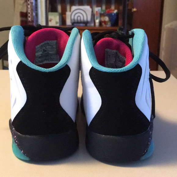 Youth basketball sneakers - Picture 4 of 6